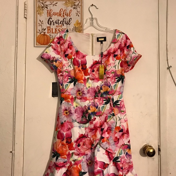 Floral Blooms Dress by Alexia Admor - Picture 2 of 10